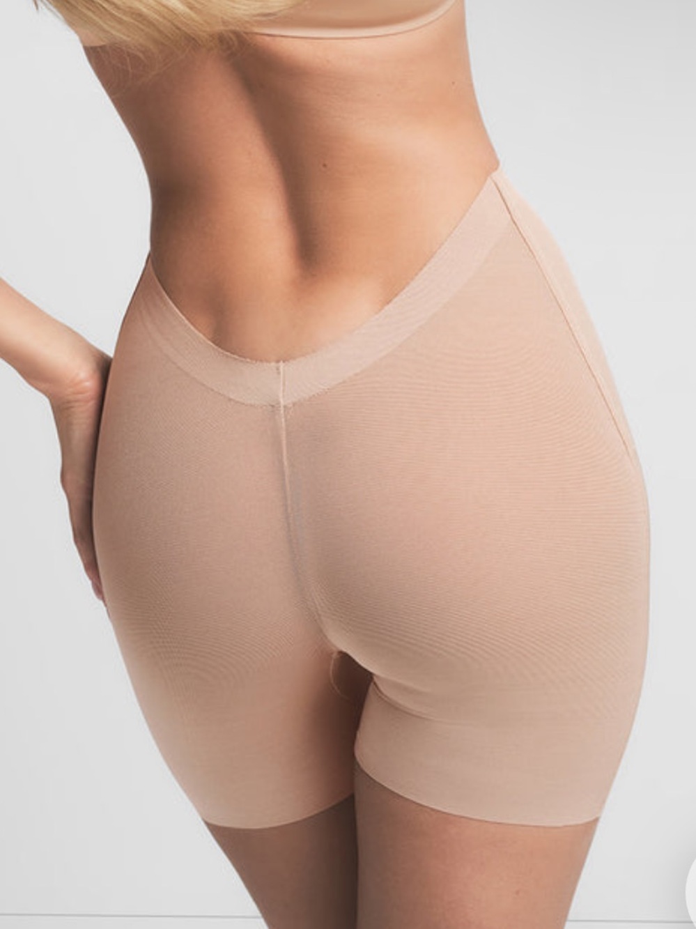SKIMS Sheer Sculpt Low Back Short in size Medium